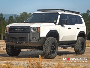 Toyota Land Cruiser Winch Mount - Hidden - Rough Country - Yellow SAE Fog Lights